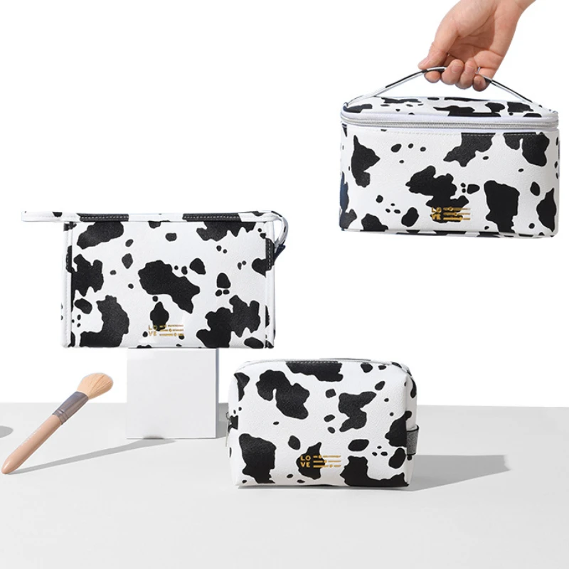 Large Leather Travel Cosmetic Bag for Women Cosmetic Organizer High-capacity Makeup Bag Storage Box for Female Makeup Pouch 
Large Leather Travel Cosmetic Bag for Women Cosmetic Organizer High-capacity Makeup Bag Storage Box for Female Makeup Pouch