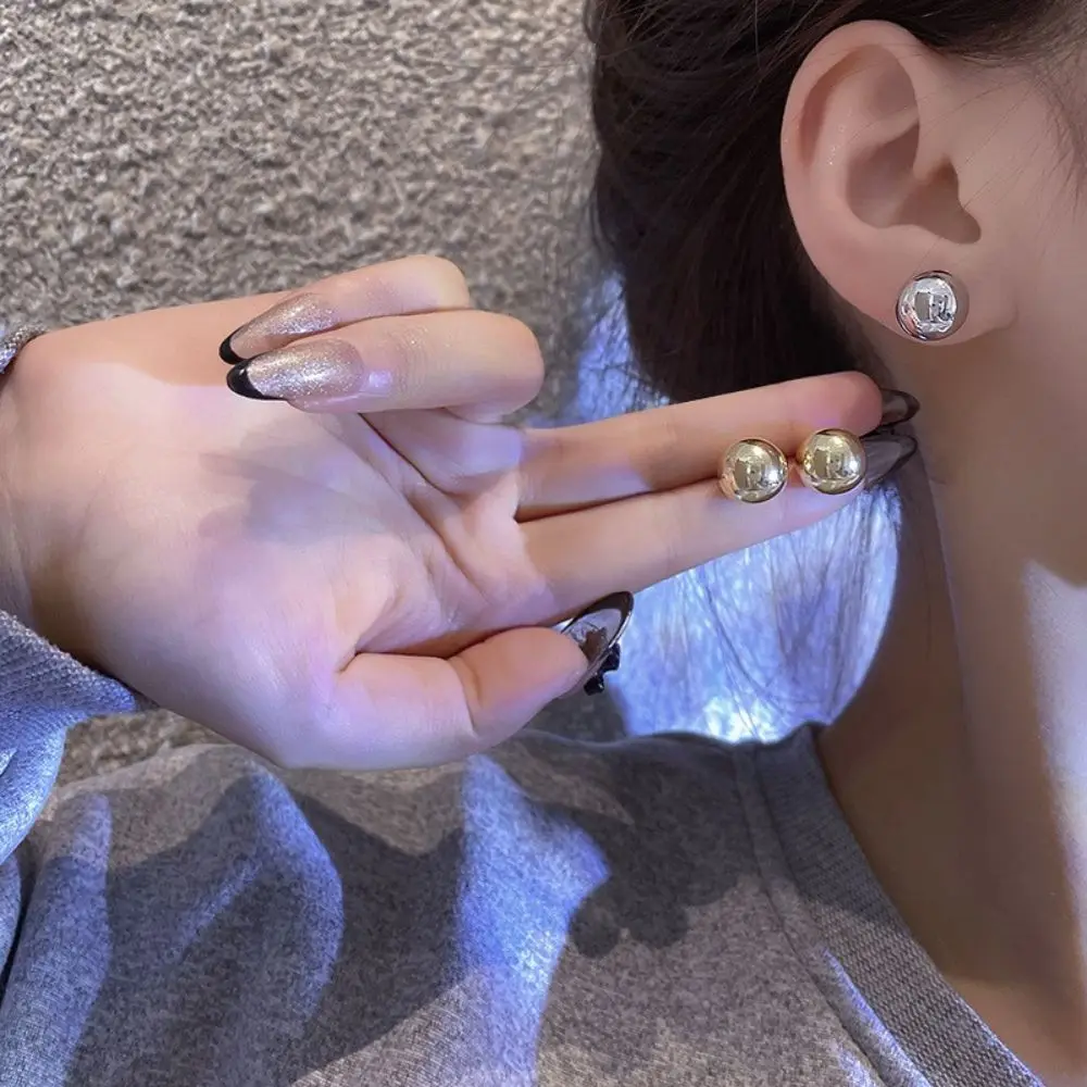 Simple Smooth Temperament Round Ball Pierced Women Earrings Stud Earrings Round Ball Earrings Korean Style Earrings
Simple Smooth Temperament Round Ball Pierced Women Earrings Stud Earrings Round Ball Earrings Korean Style Earrings