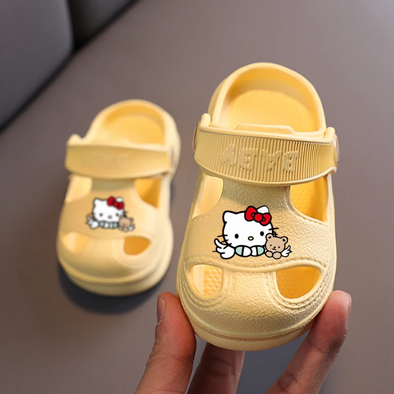 Новинка, кавайная детская обувь с аниме Hello Kitty Melody, летняя пляжная обувь с дырками для мальчиков и малышей на мягкой подошве, женские милые Мультяшные тапочки для малышей
Новинка, кавайная детская обувь с аниме Hello Kitty Melody, летняя пляжная обувь с дырками для мальчиков и малышей на мягкой подошве, женские милые Мультяшные тапочки для малышей