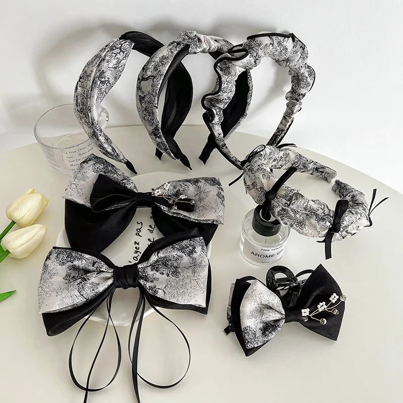 Print Fabric Satin Hair Scarf Band Hairband for Women Girl Korea Headbands Fashion Accessorie
Print Fabric Satin Hair Scarf Band Hairband for Women Girl Korea Headbands Fashion Accessorie