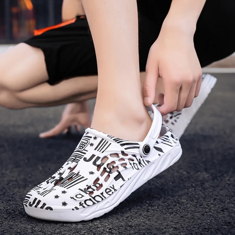 Summer Men Sandals Breathable Home Slippers Outdoor Fashion Light EVA Casual Beach Shoes Lovers Home Garden Hole Shoe Size 36-48
Summer Men Sandals Breathable Home Slippers Outdoor Fashion Light EVA Casual Beach Shoes Lovers Home Garden Hole Shoe Size 36-48