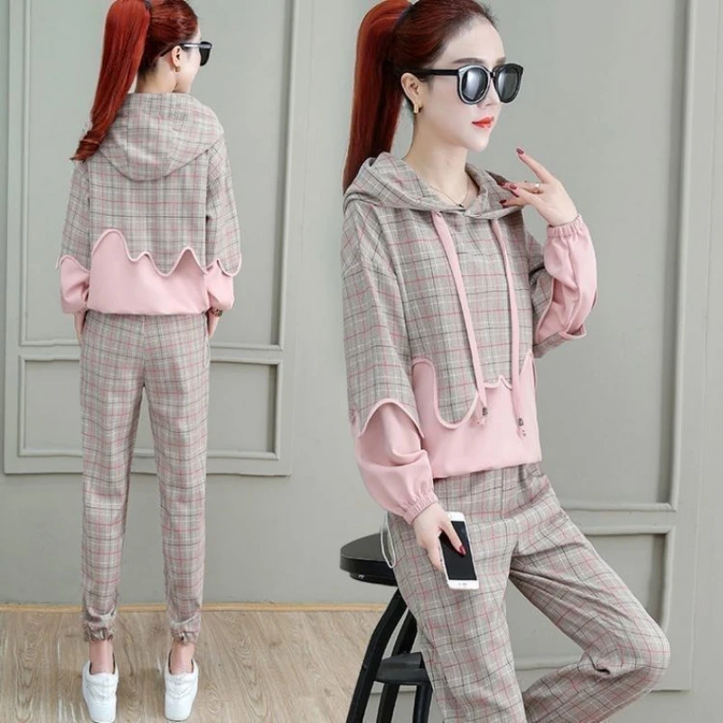 Women Plaid Print Sports Sets Autumn Female Fashion Large Size Two Piece Suit Sets Long Sportswear Coats and Pants Sets G489
Women Plaid Print Sports Sets Autumn Female Fashion Large Size Two Piece Suit Sets Long Sportswear Coats and Pants Sets G489