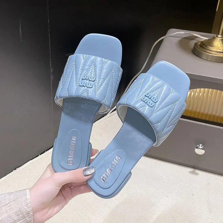 Сандалии женские плиссированные с юбкой, модные шлепанцы на Плоском Каблуке, уличные удобные пляжные тапочки, летняя обувь
Сандалии женские плиссированные с юбкой, модные шлепанцы на Плоском Каблуке, уличные удобные пляжные тапочки, летняя обувь