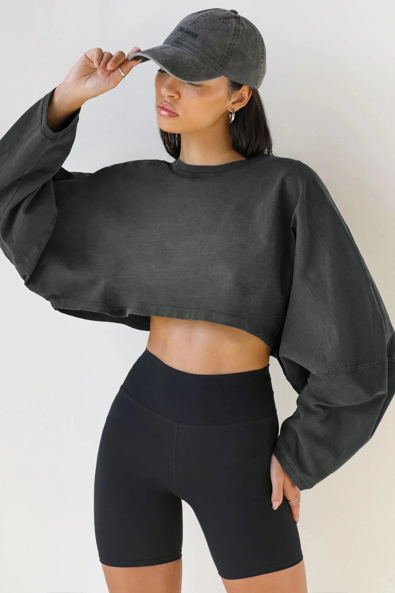 Ultra Short Casual Sports Sweatshirt 2023 Round Neck Sweater Women's Short Sports Bottom Shirt T-shirt Knit Long Sleeved Tops
Ultra Short Casual Sports Sweatshirt 2023 Round Neck Sweater Women's Short Sports Bottom Shirt T-shirt Knit Long Sleeved Tops