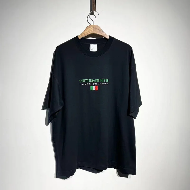 

Top Quality Black Vetements Fashion T-Shirt Men 1:1 Various Embroidered Haute Couture Logo Vetements Women Oversize Shirts