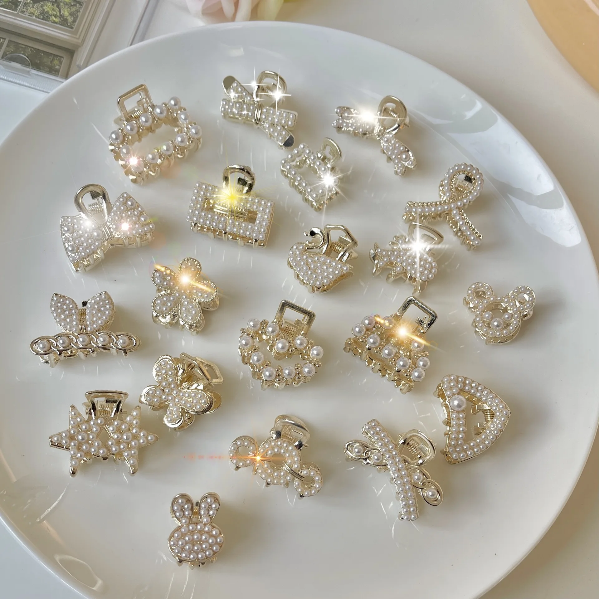 1PC Sweet Mini Geometric Metal Hair Claw for Women Girls Clamps Hair Crab Clip Pearl Hair Clip Claw Hair Accessories Headwear
1PC Sweet Mini Geometric Metal Hair Claw for Women Girls Clamps Hair Crab Clip Pearl Hair Clip Claw Hair Accessories Headwear