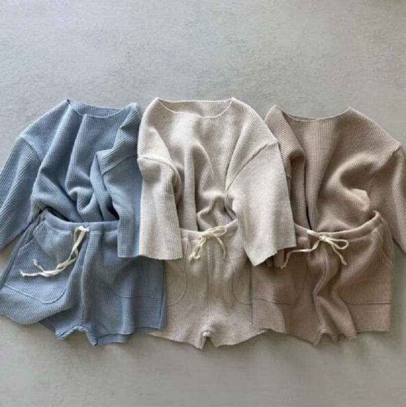 Женская Летняя трикотажная футболка средней длины с вафельным рукавом и шорты для мальчиков и девочек, детская одежда, костюм из двух предм...
Женская Летняя трикотажная футболка средней длины с вафельным рукавом и шорты для мальчиков и девочек, детская одежда, костюм из двух предм...