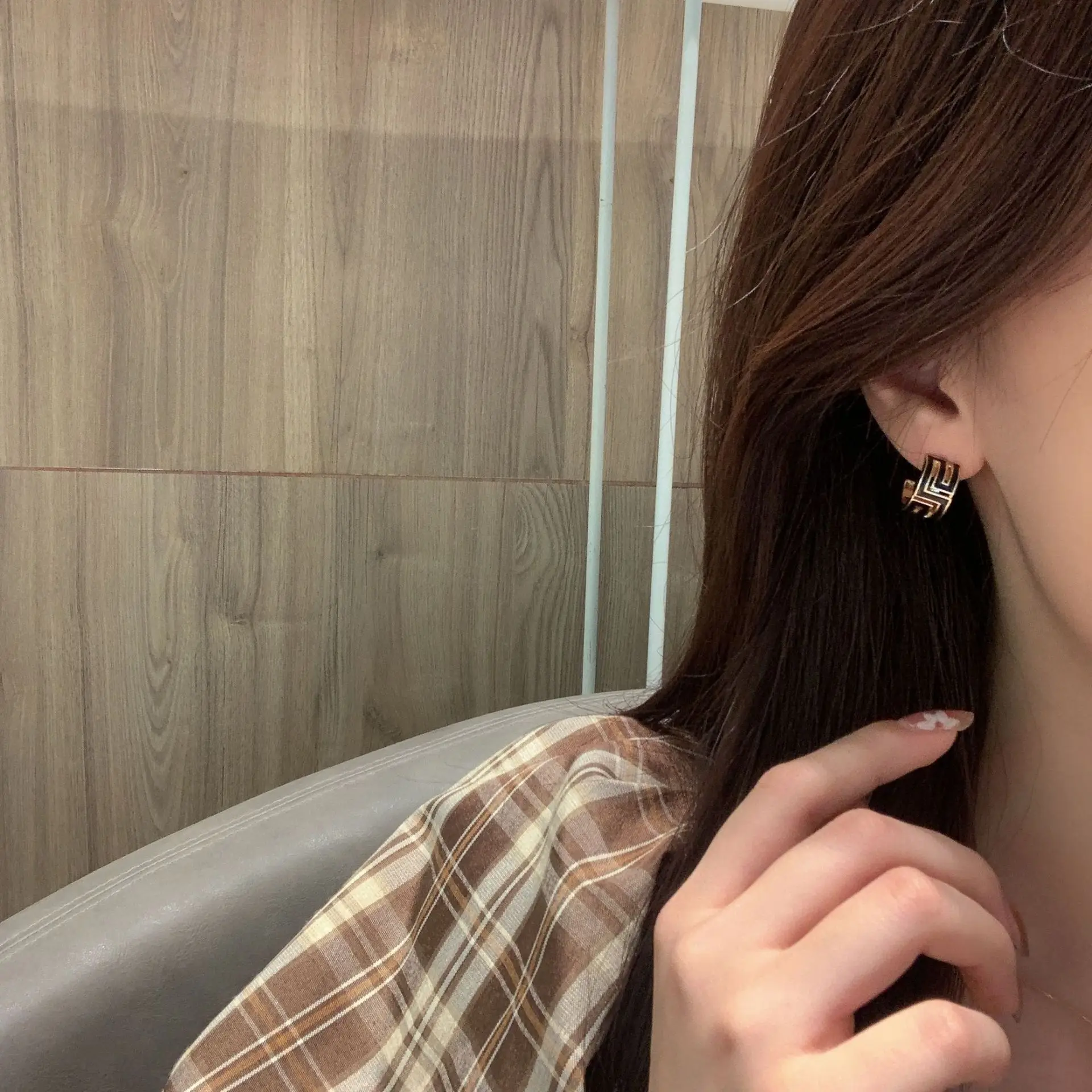 Fashion Asymmetry Clip Earrings No Hole Ear Clips Black White Circle Earring Without Piercing Minimalist Earring CEaB30
Fashion Asymmetry Clip Earrings No Hole Ear Clips Black White Circle Earring Without Piercing Minimalist Earring CEaB30
