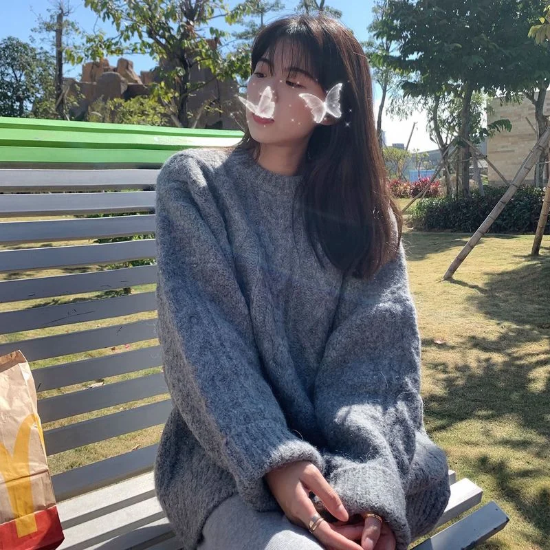 2022 autumn and winter new white thick twist knit pullover sweater loose outer wear Korean style lazy wind blouse women
2022 autumn and winter new white thick twist knit pullover sweater loose outer wear Korean style lazy wind blouse women