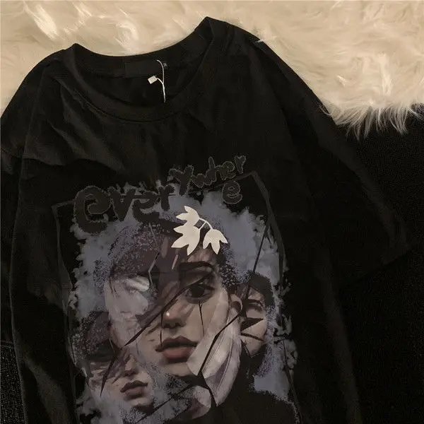 Cotton Summer New Character Print Short Sleeve T-shirt Men's Ins Super Hot Loose Retro Y2k Top Round Neck Grunge Gothic Clothes
Cotton Summer New Character Print Short Sleeve T-shirt Men's Ins Super Hot Loose Retro Y2k Top Round Neck Grunge Gothic Clothes