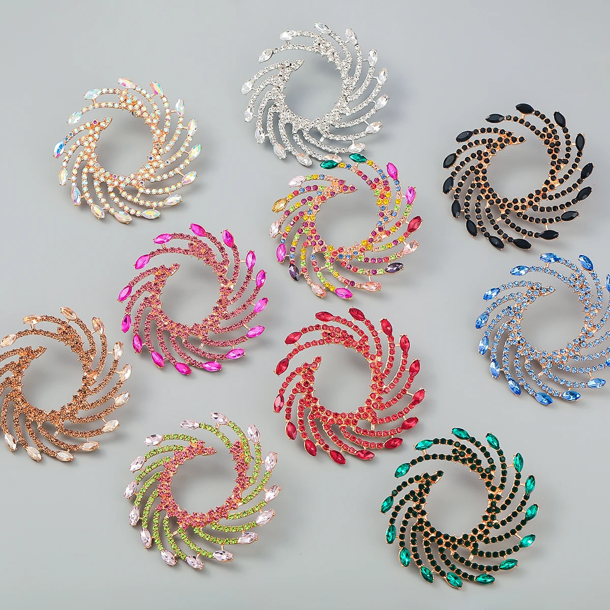 Pauli Manfi New Fashion Metal Rhinestone Sunflower Earrings Castle Party Sparkling Statement Earrings Women's Luxury Jewelry
Pauli Manfi New Fashion Metal Rhinestone Sunflower Earrings Castle Party Sparkling Statement Earrings Women's Luxury Jewelry