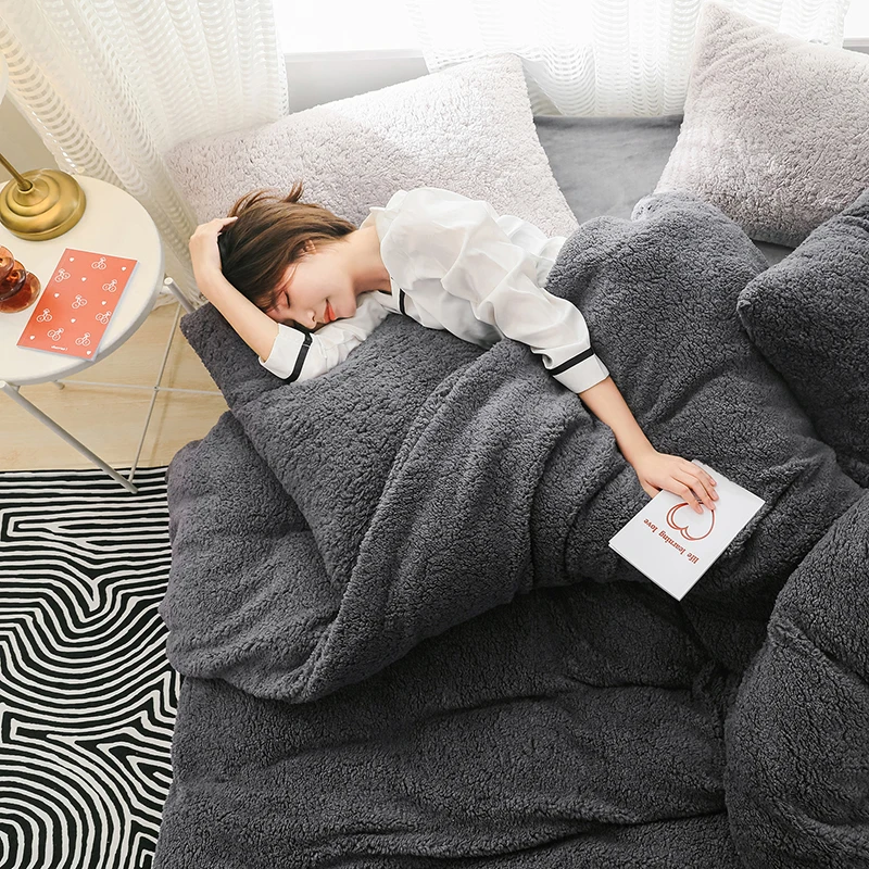 Home Textiles Gray Winter Quilt Cover Soft Warm Lamb Cashmere Duvet Cover Solid Color Fleece PillowcaseBedding Cover No Sheet
Home Textiles Gray Winter Quilt Cover Soft Warm Lamb Cashmere Duvet Cover Solid Color Fleece PillowcaseBedding Cover No Sheet