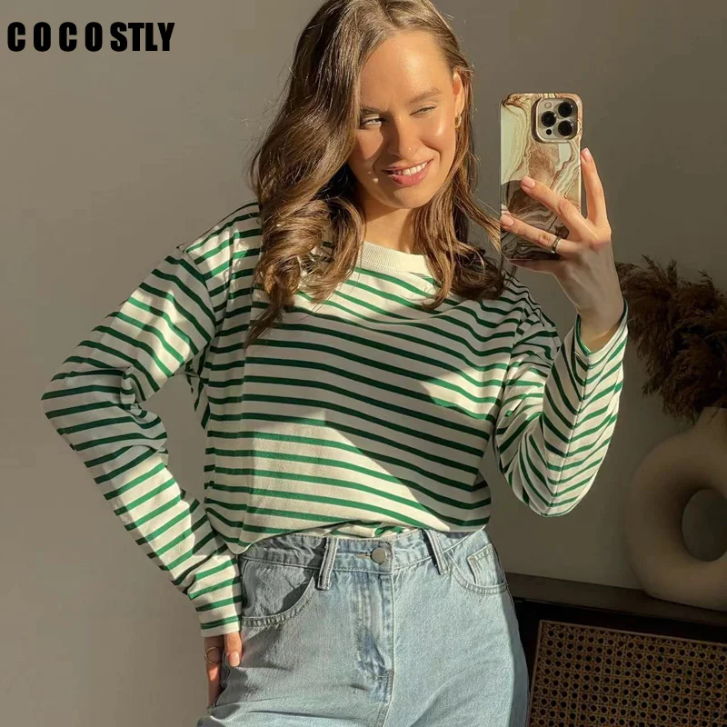 New 2022 Women Top Black And White Stripes O Neck Casual Tops Long Sleeve Loose Pullover T-shirt pullover women blusa
New 2022 Women Top Black And White Stripes O Neck Casual Tops Long Sleeve Loose Pullover T-shirt pullover women blusa