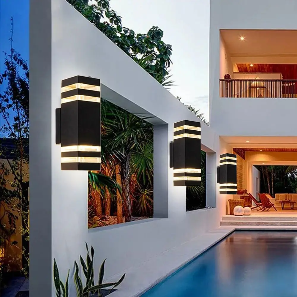 Настенный светильник из алюминия «От заката до рассвета» для крыльца
Настенный светильник из алюминия «От заката до рассвета» для крыльца