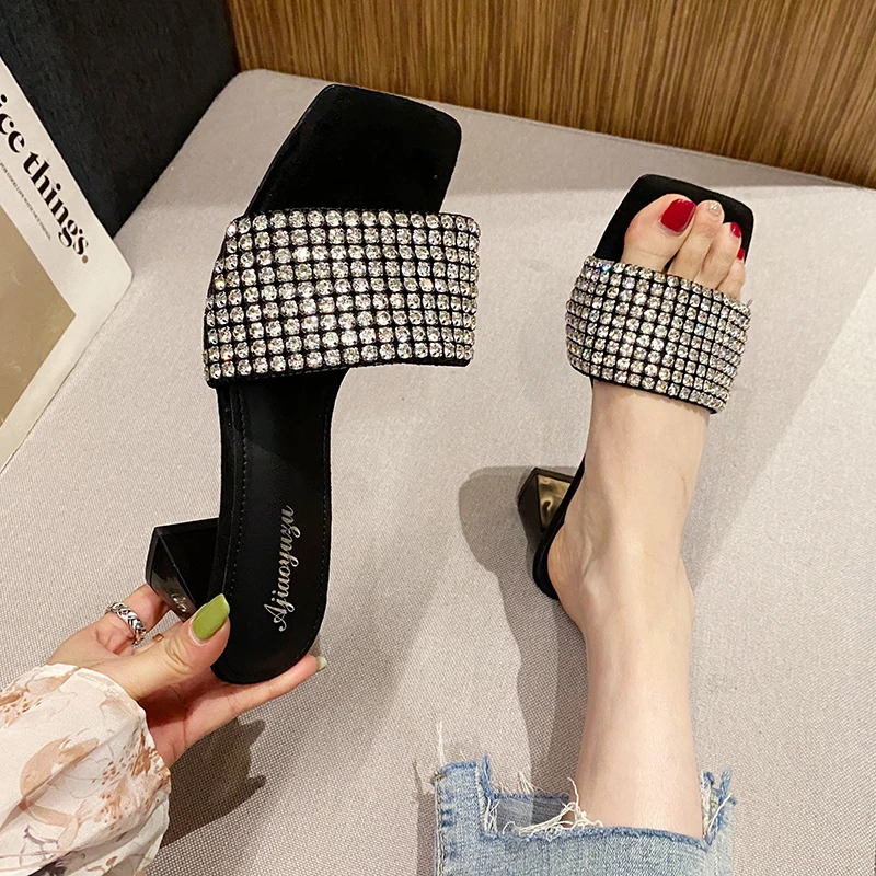 Med Female Shoes Slippers Women Summer Glitter Slides Fashion 2022 Jelly Luxury Soft Square heel Basic Crystal PU Shoes Women M
Med Female Shoes Slippers Women Summer Glitter Slides Fashion 2022 Jelly Luxury Soft Square heel Basic Crystal PU Shoes Women M