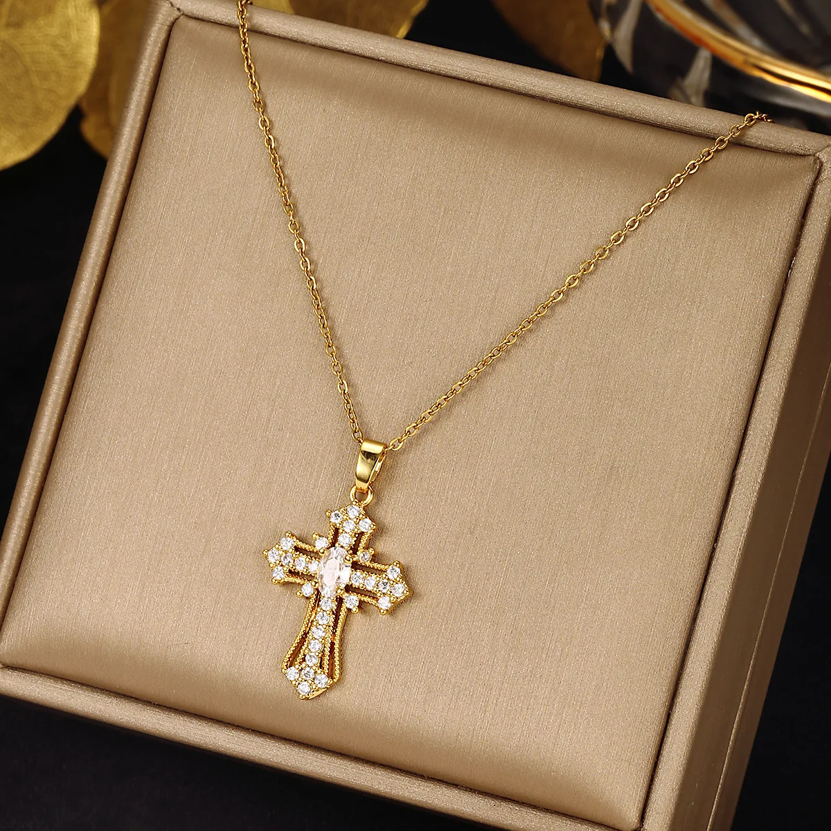 CARLIDANA Luxury Exquisite Retro Punk Cross Pendant Stainless Steel Inlaid Zircon Clavicular Chain For Women Jewerly Party Gift
CARLIDANA Luxury Exquisite Retro Punk Cross Pendant Stainless Steel Inlaid Zircon Clavicular Chain For Women Jewerly Party Gift