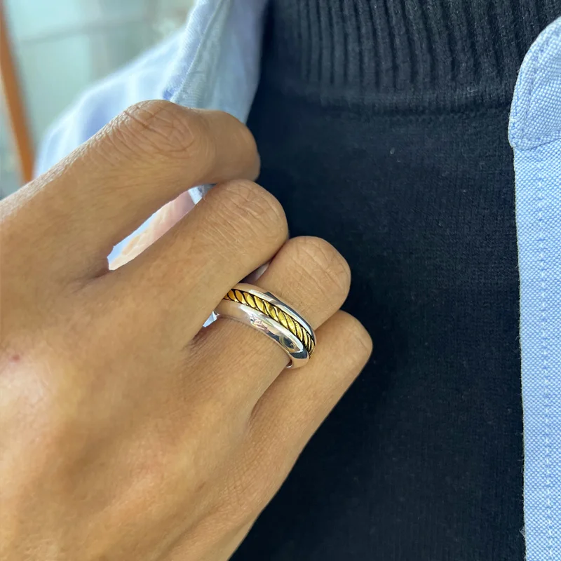 Yurman Jewelry Men's Ring 925 Sterling Silver Cable Inert Band Cable Inset Band IN STERLING SILVER and 18K Gold Rings wholesale
Yurman Jewelry Men's Ring 925 Sterling Silver Cable Inert Band Cable Inset Band IN STERLING SILVER and 18K Gold Rings wholesale