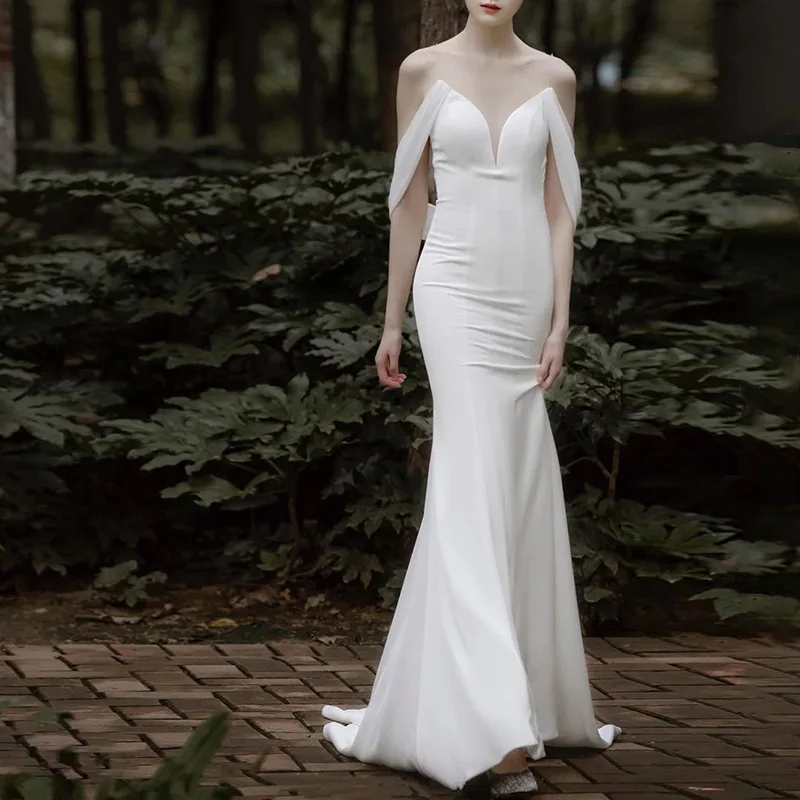 Satin Fishtail Skirt Wedding Dress 2022 New Bride Simple Waist and Thin French One-shoulder Welcome Light Gauze Dress Female
Satin Fishtail Skirt Wedding Dress 2022 New Bride Simple Waist and Thin French One-shoulder Welcome Light Gauze Dress Female