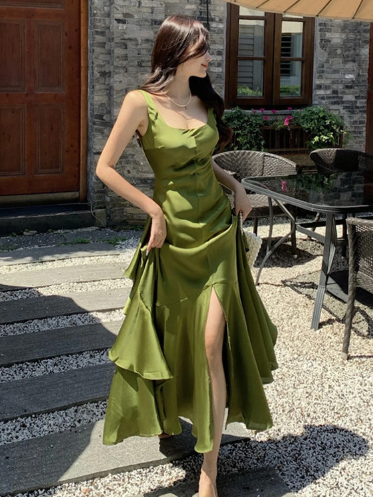 2022 Summer New Women's Suspender Dress Satin Long Small Dress Summer Mermaid Tail Big Swing Lotus Leaf Holiday Dress Fairy
2022 Summer New Women's Suspender Dress Satin Long Small Dress Summer Mermaid Tail Big Swing Lotus Leaf Holiday Dress Fairy