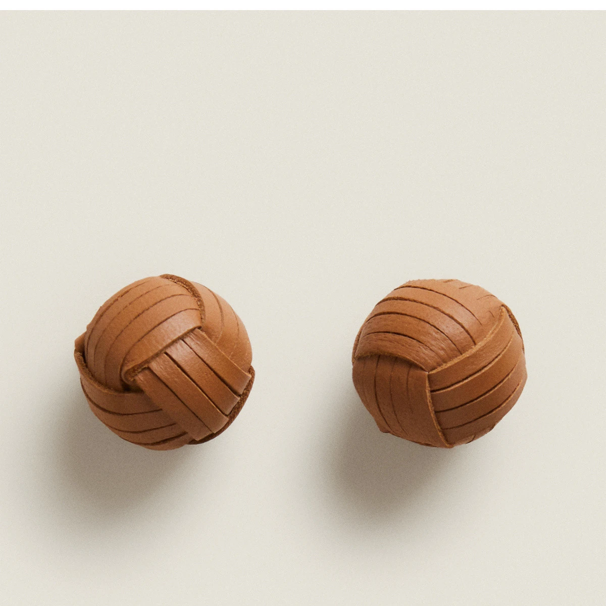 2PCS Kitchen Cabinet Leather Handles Japanese Simple Round Wardrobe Door Handle Drawer Knobs
2PCS Kitchen Cabinet Leather Handles Japanese Simple Round Wardrobe Door Handle Drawer Knobs