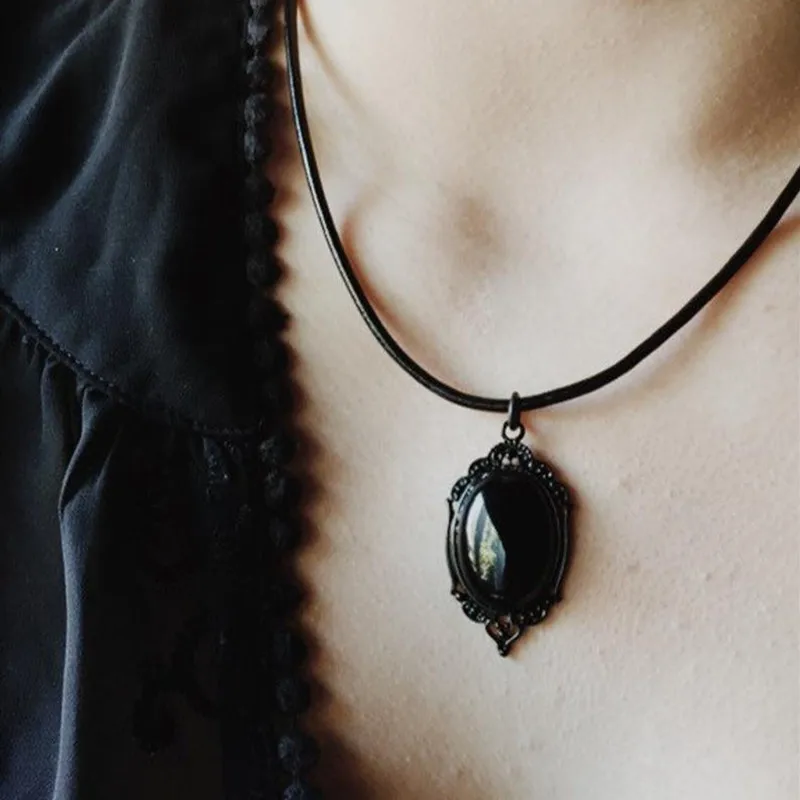 Asphalt Black Onyx Necklace Gothic Stone Witch Jewelry Classical Fashion Daughter's Gift Magic Pendant Woman Mystical 2022
Asphalt Black Onyx Necklace Gothic Stone Witch Jewelry Classical Fashion Daughter's Gift Magic Pendant Woman Mystical 2022