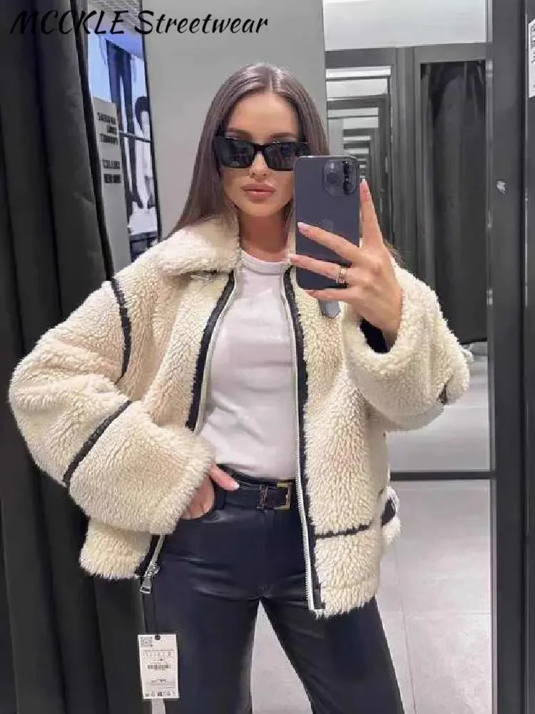 Cashmere Women's Coat 2023 Winter Polo Collar Long Sleeve Street Women's Short Jacket Zipper Loose Women's Warm Coat
Cashmere Women's Coat 2023 Winter Polo Collar Long Sleeve Street Women's Short Jacket Zipper Loose Women's Warm Coat