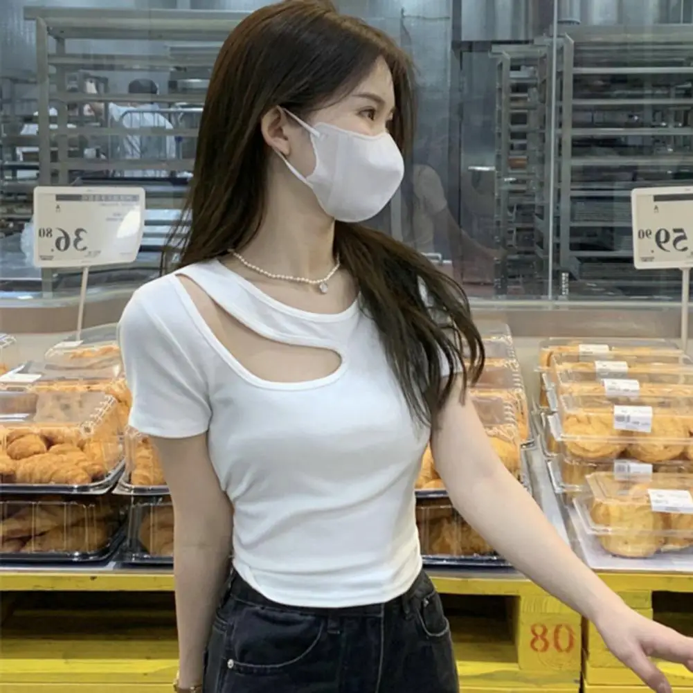 Stylish Short T-shirt U-Neck Comfortable Sexy Short T-shirt Ladies Bottom Shirt One Size Women's Top Commuter Wear
Stylish Short T-shirt U-Neck Comfortable Sexy Short T-shirt Ladies Bottom Shirt One Size Women's Top Commuter Wear