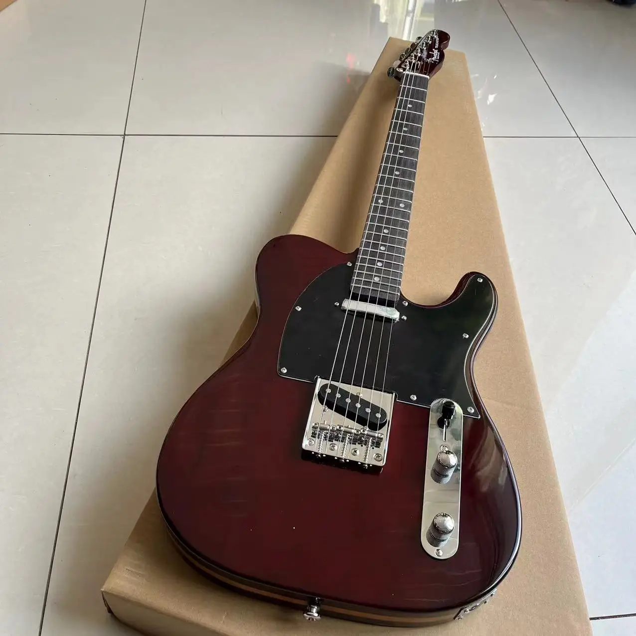 

Hot Tele electric guitar high quality basswood Body maple neck custom 6 string Guitars telecast-er style real photos DSHSDHSTH