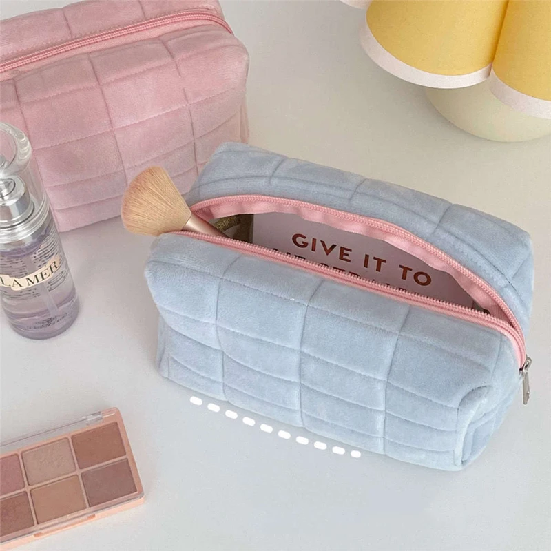 Ladies Cute Corduroy Large Capacity Portable Travel Cosmetic Bag Fashion Simple Pillow make up Bag
Ladies Cute Corduroy Large Capacity Portable Travel Cosmetic Bag Fashion Simple Pillow make up Bag