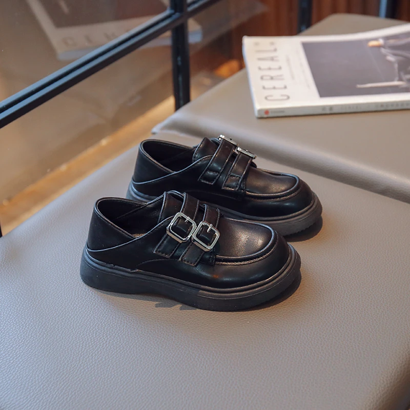 Лоферы униформы для мальчиков, черные однотонные с двойной пряжкой, новинка весны 2023, универсальные модные детские кожаные туфли для девочек, Классическая Повседневная обувь 
Лоферы униформы для мальчиков, черные однотонные с двойной пряжкой, новинка весны 2023, универсальные модные детские кожаные туфли для девочек, Классическая Повседневная обувь
