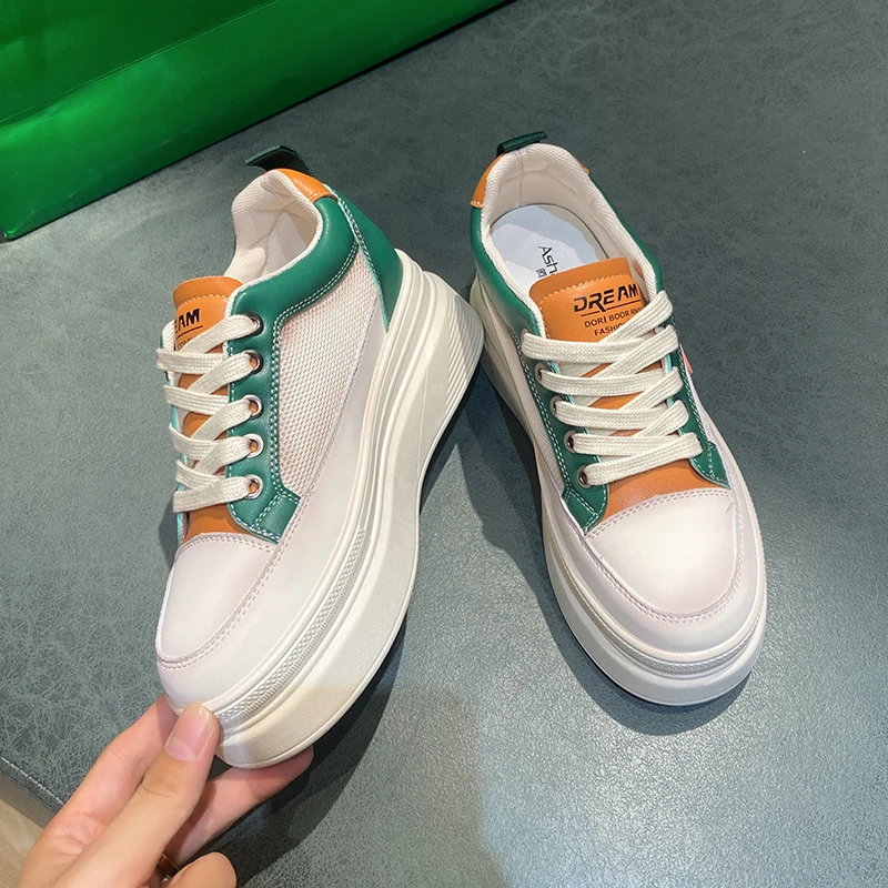 White Platform Sport Shoes Wedge Sneakers Fashion Hollow Breathe Ladies Casual Sneakers of Women Autumn Women's Vulcanized Shoes 
White Platform Sport Shoes Wedge Sneakers Fashion Hollow Breathe Ladies Casual Sneakers of Women Autumn Women's Vulcanized Shoes