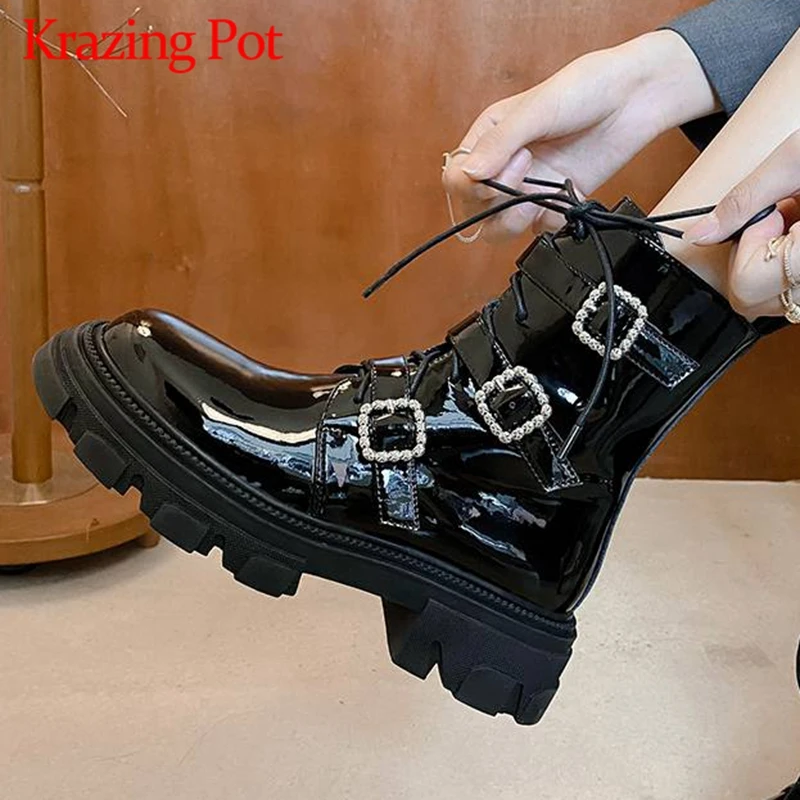Krazing Pot Cow Leather Round Toe Med Heels Thick Bottom Motorcycles Boots Crystal Decoration Street Style Lace-up Ankle Boots
Krazing Pot Cow Leather Round Toe Med Heels Thick Bottom Motorcycles Boots Crystal Decoration Street Style Lace-up Ankle Boots
