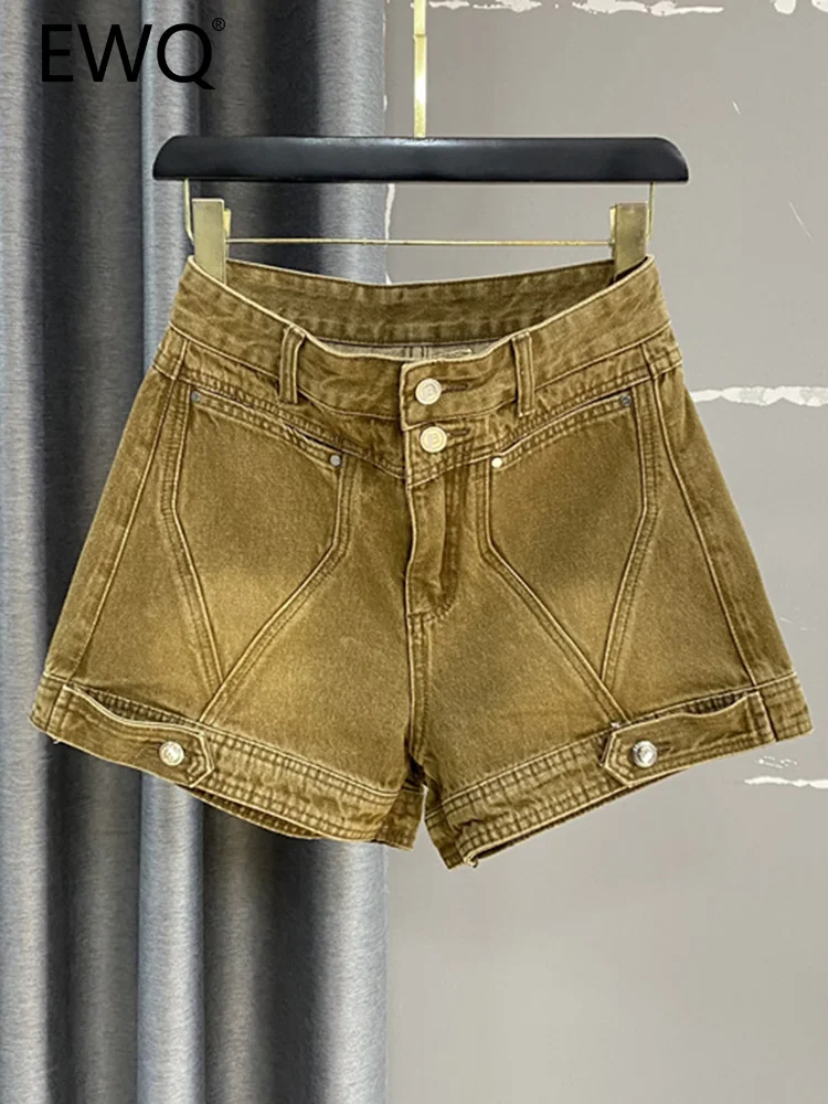 EWQ Women High Waist Pocket Denim Shorts Vintage Khaki Letter Tag Chic Button Zipper Short Pants 2023 Summer New Fashion Y7475
EWQ Women High Waist Pocket Denim Shorts Vintage Khaki Letter Tag Chic Button Zipper Short Pants 2023 Summer New Fashion Y7475