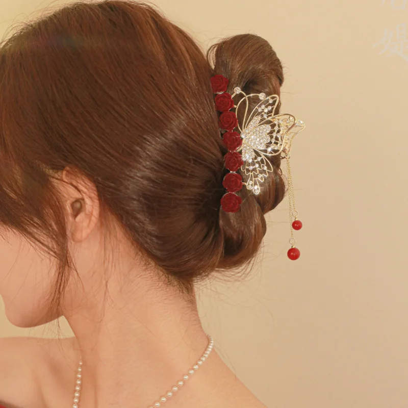 New Red Rose Butterfly Fringe Hair Clip Back of The Head Large Grasping Clip Senior Shark Clip Women's Fashion Headdress Clip
New Red Rose Butterfly Fringe Hair Clip Back of The Head Large Grasping Clip Senior Shark Clip Women's Fashion Headdress Clip