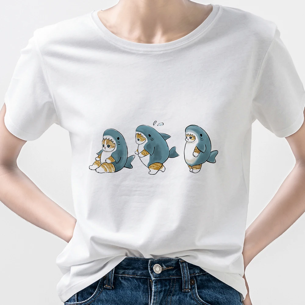 Cute Cat Print T-Shirt In Summer Three Sharks Set Retro Sesthetic Short Sleeve Oversized Animal Cartoon Women's Graphic Fashion
Cute Cat Print T-Shirt In Summer Three Sharks Set Retro Sesthetic Short Sleeve Oversized Animal Cartoon Women's Graphic Fashion