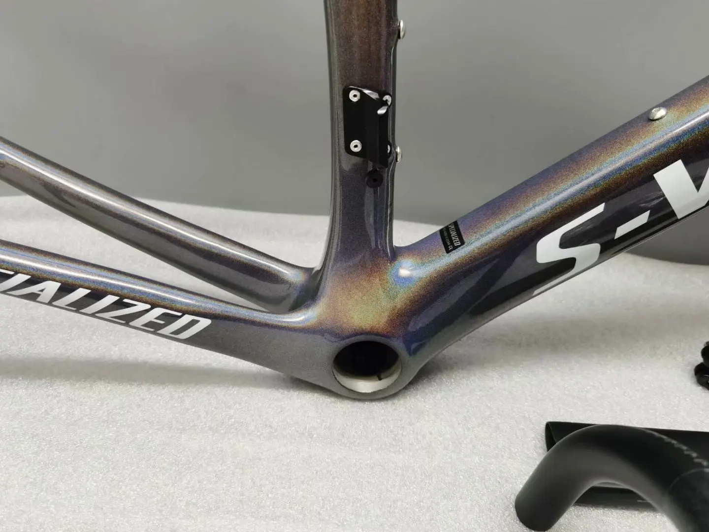 2021 New road bike carbon frame BB30 bottom bracket suitable for Di2 group 700C carbon bike frames thru axle 100*12 142*12mm
2021 New road bike carbon frame BB30 bottom bracket suitable for Di2 group 700C carbon bike frames thru axle 100*12 142*12mm