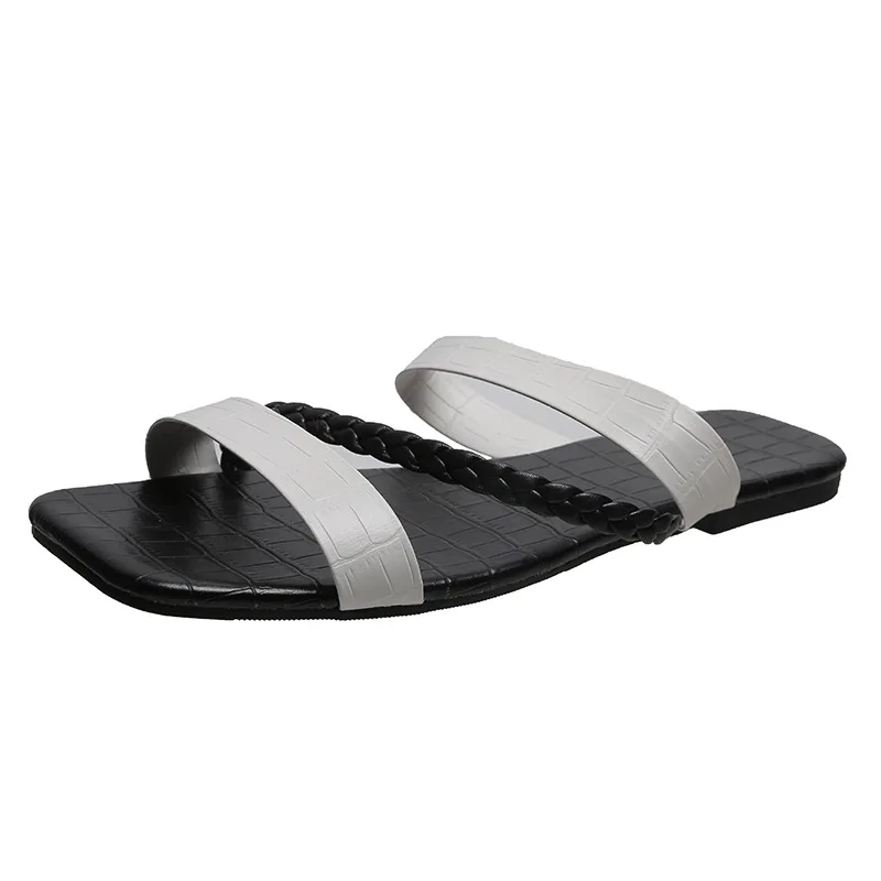 2022 New Large Size Women's Shoes Casual Color Matching Woven Strip Oblique Belt Low Heel Slip-on Slippers Women
2022 New Large Size Women's Shoes Casual Color Matching Woven Strip Oblique Belt Low Heel Slip-on Slippers Women
