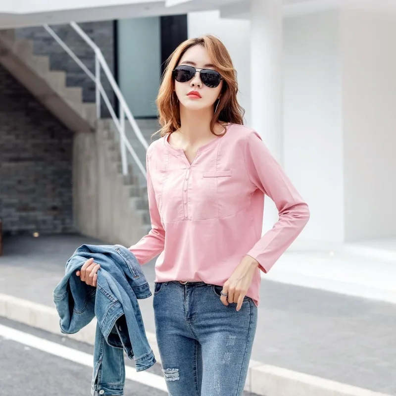 2022 Spring Female Slub Cotton V-neck Long Sleeve T-Shirt Women Gem Buttons Navy Blue Tops Fashion Stitching T Shirt
2022 Spring Female Slub Cotton V-neck Long Sleeve T-Shirt Women Gem Buttons Navy Blue Tops Fashion Stitching T Shirt