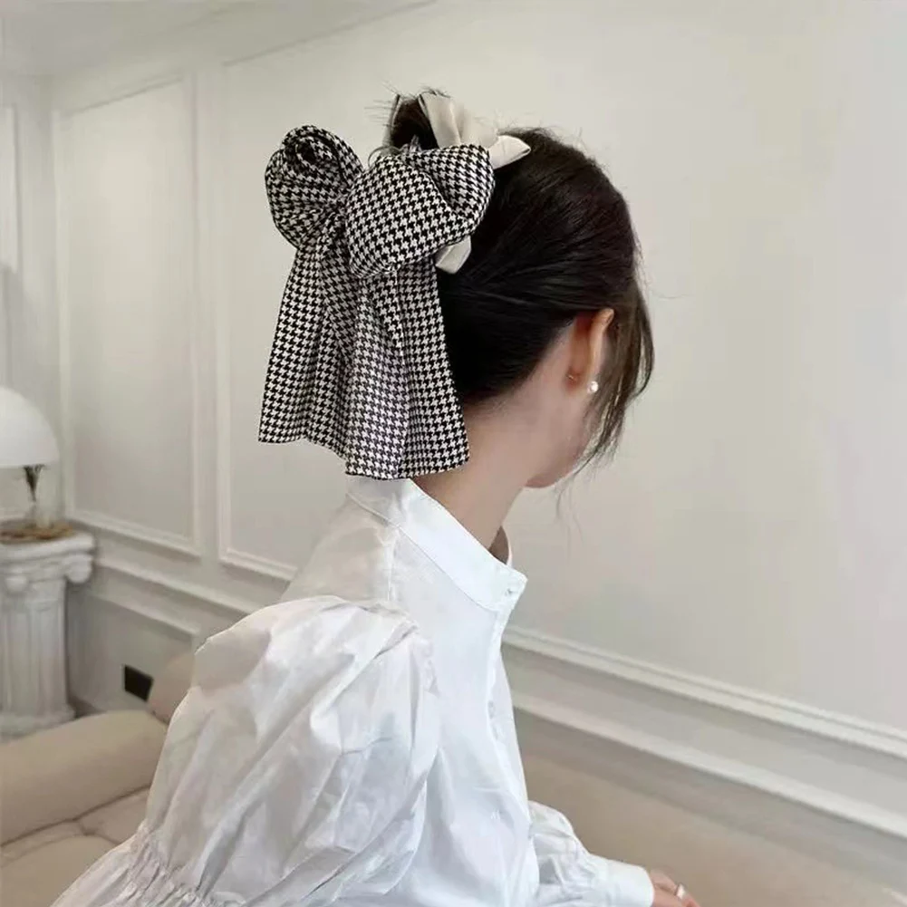 South Korea's Dongdaemun Autumn And Winter New Houndstooth Bow Streamer Banana Clip Hairpin Temperament Hair Accessories Women
South Korea's Dongdaemun Autumn And Winter New Houndstooth Bow Streamer Banana Clip Hairpin Temperament Hair Accessories Women