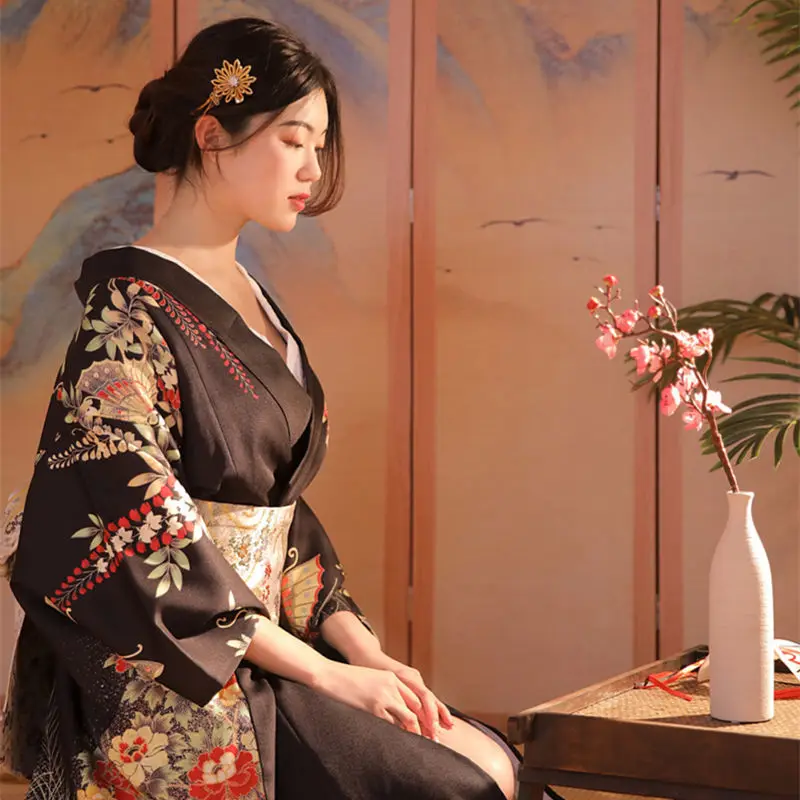 2023 Japanese style traditional kimono casual samurai women ladies geisha haori yukata loose clothes vintage kimono robe a305
2023 Japanese style traditional kimono casual samurai women ladies geisha haori yukata loose clothes vintage kimono robe a305
