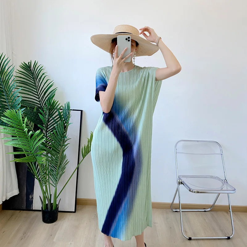 SuperAen 2022 Summer New Tie-Dyed Printing Fashion Casual Slim O-Neck Straight Dress for Women
SuperAen 2022 Summer New Tie-Dyed Printing Fashion Casual Slim O-Neck Straight Dress for Women