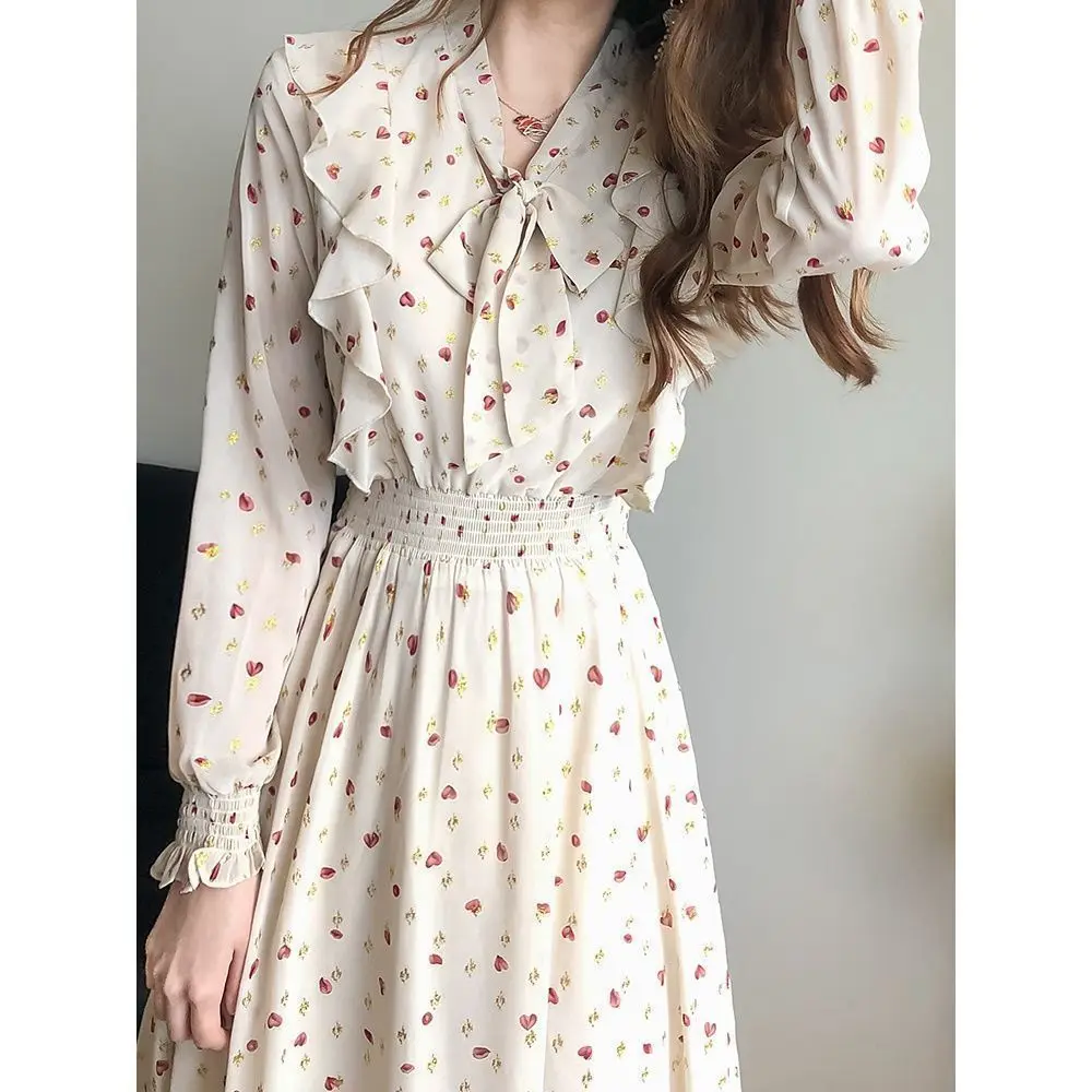 french floral dress for women 2023 spring autumn fashion design bow print dress female elegant waist Slim fit Korean midi dress
french floral dress for women 2023 spring autumn fashion design bow print dress female elegant waist Slim fit Korean midi dress