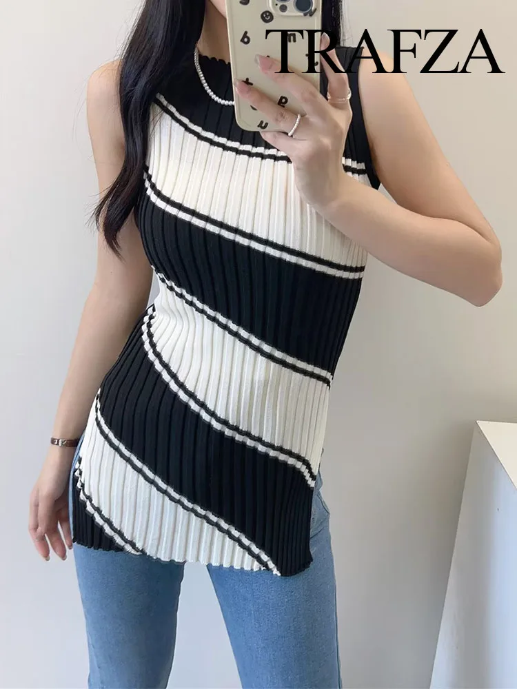 TRAFZA New Black and white Striped Sleeveless Knit Pullover Vest Women Fashion Casual Striped Round Neck Tank Top Vintage Tops
TRAFZA New Black and white Striped Sleeveless Knit Pullover Vest Women Fashion Casual Striped Round Neck Tank Top Vintage Tops