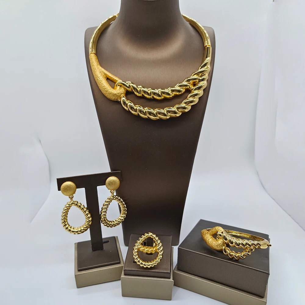 Brazilian Bridal 4pcs Jewelry Set Round Necklace and Earrings Gold Plated Weddings Jewelry Set Ladies Fashion Party Accessory 
Brazilian Bridal 4pcs Jewelry Set Round Necklace and Earrings Gold Plated Weddings Jewelry Set Ladies Fashion Party Accessory