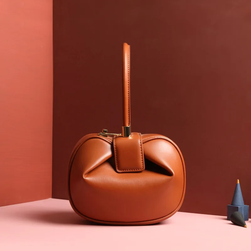 Designer Bags Luxury Genuine Leather Women's Bag Niche Creative Design Handbag European and American Fashion Retro Dumpling Bags
Designer Bags Luxury Genuine Leather Women's Bag Niche Creative Design Handbag European and American Fashion Retro Dumpling Bags