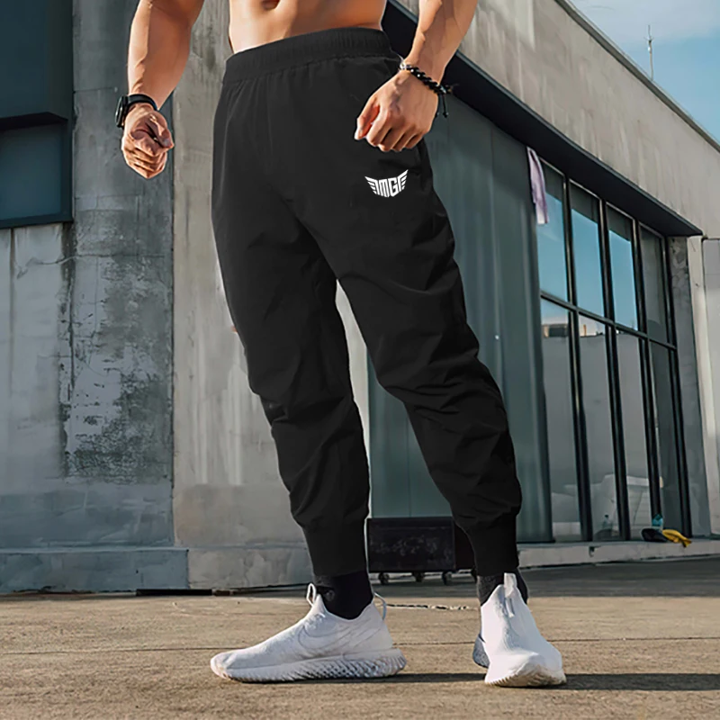 Mens Gym Bodybuilding Fitness Workout Long Pants Outdoor Training Casual Quick Dry Trousers Elastic Waist Drawstring Pockets
Mens Gym Bodybuilding Fitness Workout Long Pants Outdoor Training Casual Quick Dry Trousers Elastic Waist Drawstring Pockets