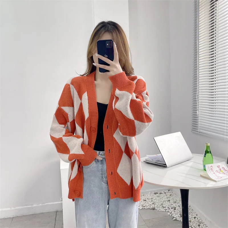 Cardigan Sweater Woman Casual Sweaters Plaid Long Sleeve Knit Sweaters Loose Women's Coat 
Cardigan Sweater Woman Casual Sweaters Plaid Long Sleeve Knit Sweaters Loose Women's Coat