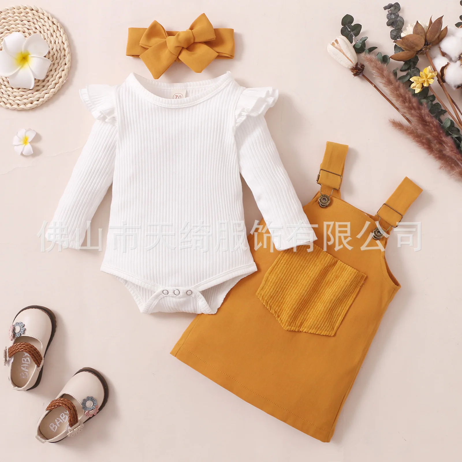 Baby Clothes Set Newborn Pure Cotton Pit Strip Solid Color Suspender Skirt Romper Three-piece Set Baby Girl Outfit Set
Baby Clothes Set Newborn Pure Cotton Pit Strip Solid Color Suspender Skirt Romper Three-piece Set Baby Girl Outfit Set