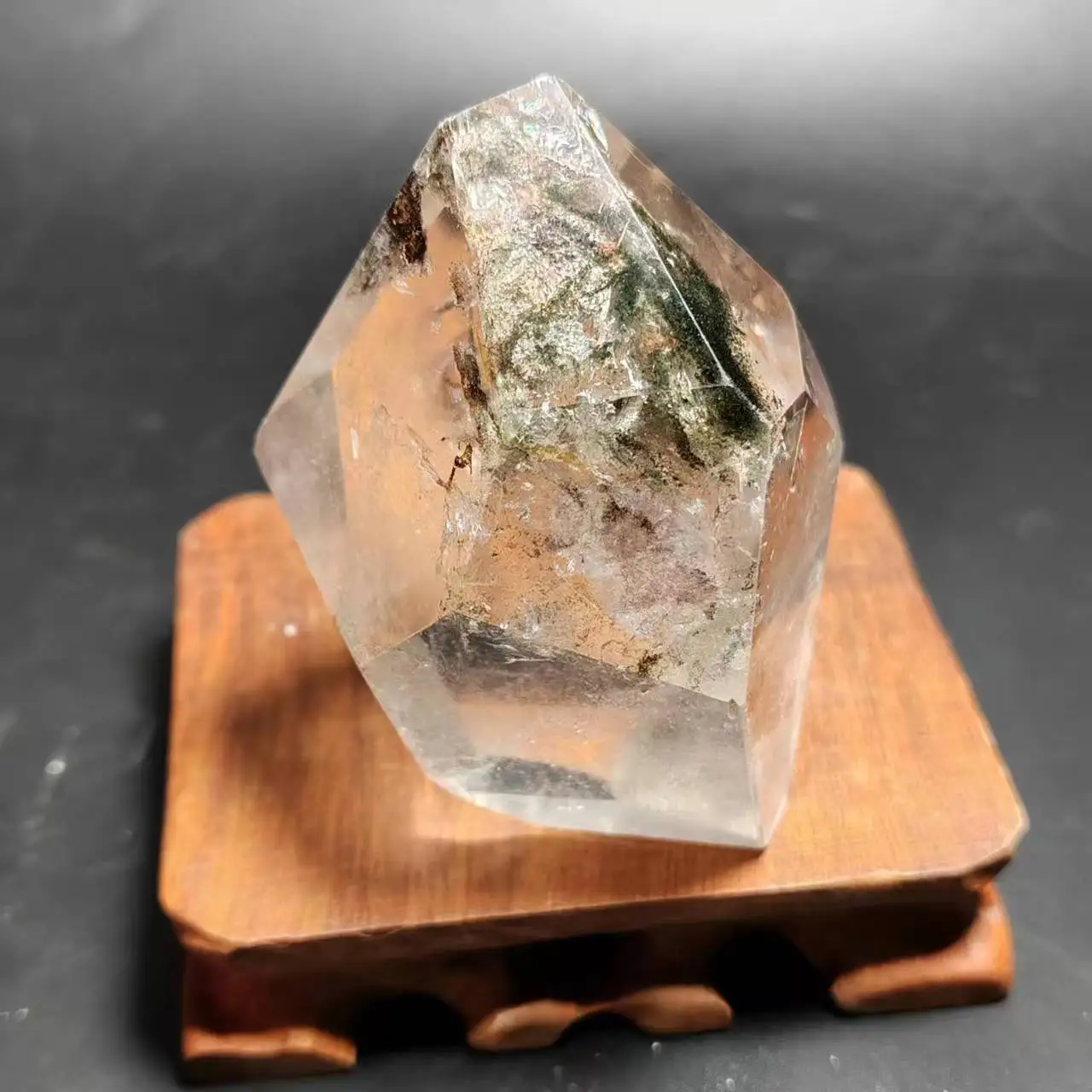 281g Natural Green Phantom Crystal Traveling Crystal Pillar Healing Stick Mineral Crystal Home Decoration Stone Decoration
281g Natural Green Phantom Crystal Traveling Crystal Pillar Healing Stick Mineral Crystal Home Decoration Stone Decoration