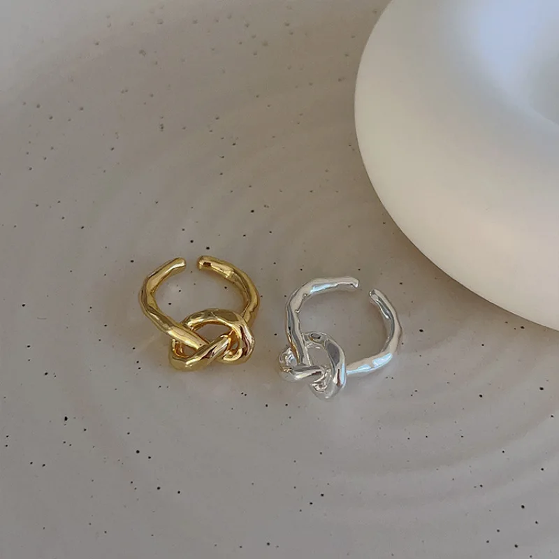 Irregular Matte Knotted Metal Open Ring for Women Girls Retro Simple Fashion Finger Ring Party Bride Wedding Jewelry Gifts
Irregular Matte Knotted Metal Open Ring for Women Girls Retro Simple Fashion Finger Ring Party Bride Wedding Jewelry Gifts